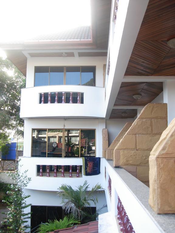 Waree'S Guesthouse Kata Beach  Exteriör bild