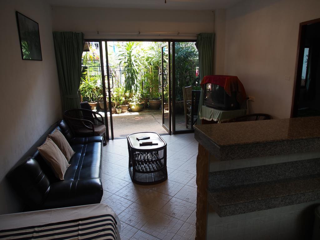 Waree'S Guesthouse Kata Beach  Exteriör bild